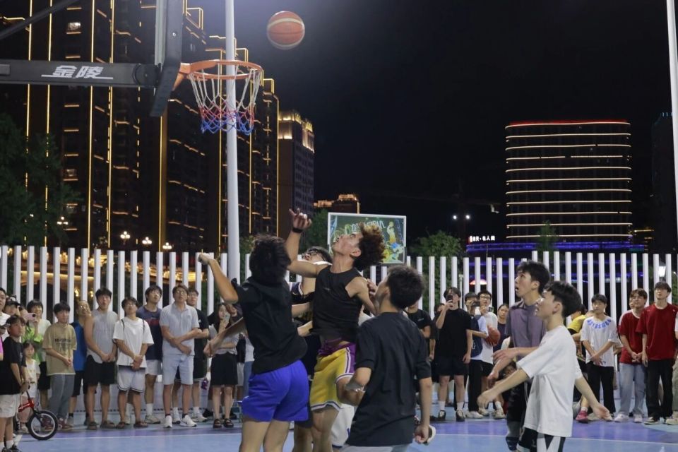 尤其在比赛 尤其在比赛