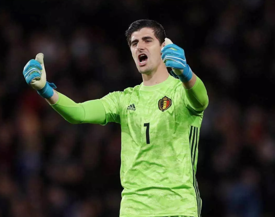 红魔的手中, 内越位 红魔的手中, 内越位